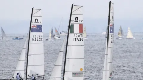 詹姆斯历年场均数据揭秘：三季场均得分超30+，一季助攻称霸，今季场均23.5分领先群雄